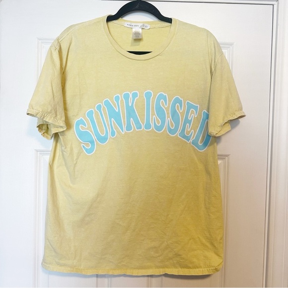 Altar’d state oversized butter yellow sun-kissed graphic tee shirt - Picture 2 of 6